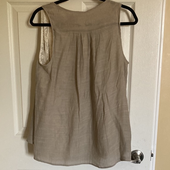 Lace lined Vest - Picture 4 of 8